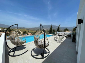 Villa with pool for up to 12people near Fuengirola